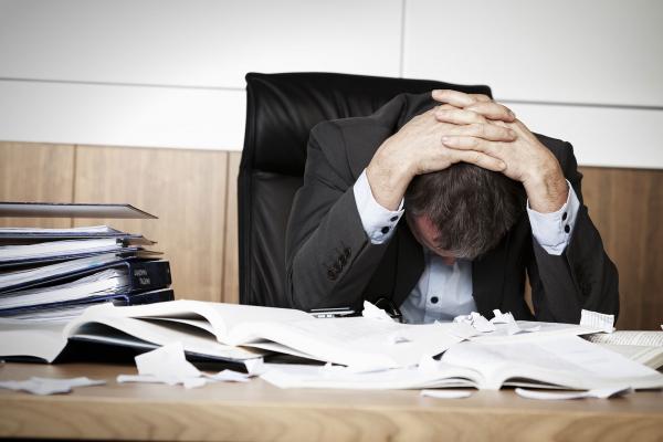 businessman_headache.jpg